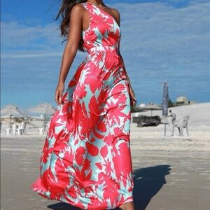 Floral One-Shoulder Maxi Vacation Dress - Size: S